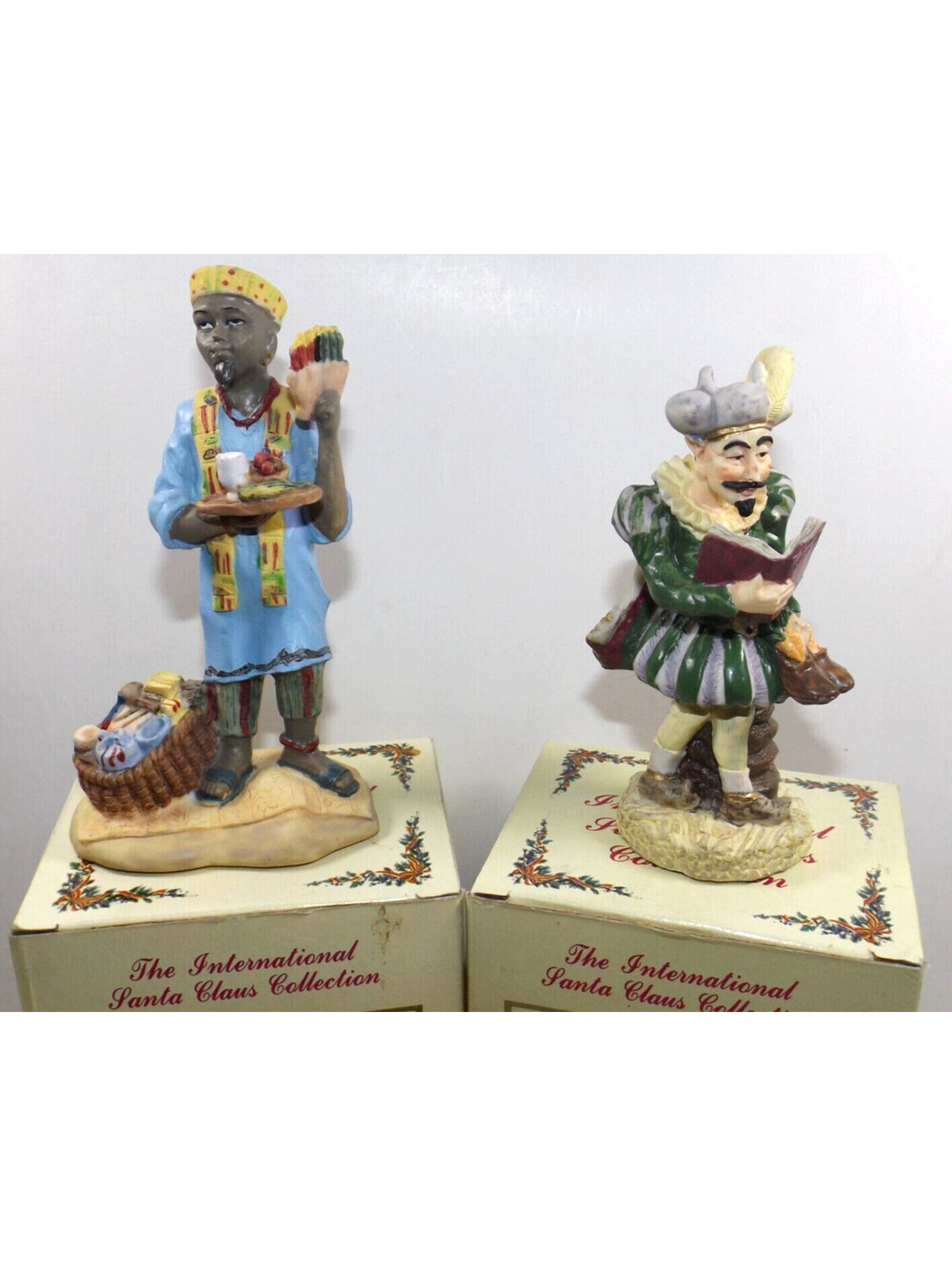 2 Intenational Santa Claus collection Kwanzaa Africa 1994 Netherlands 1995 w/Box